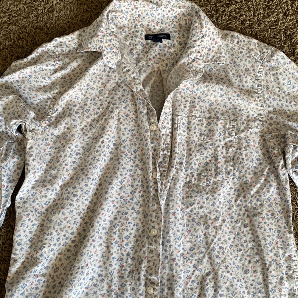 GAP Floral Print Button-up